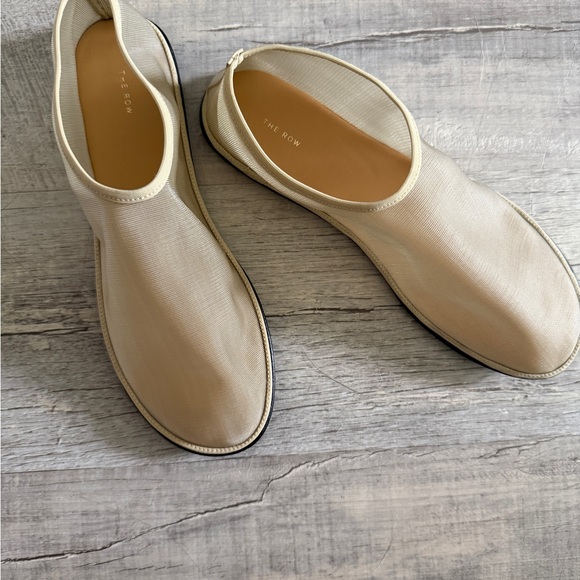 The Row Cream Flats - Picture 7 of 11